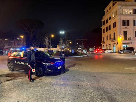 Tenta Di Vendere Droga A Carabinieri In Borghese Arrestato Un Enne