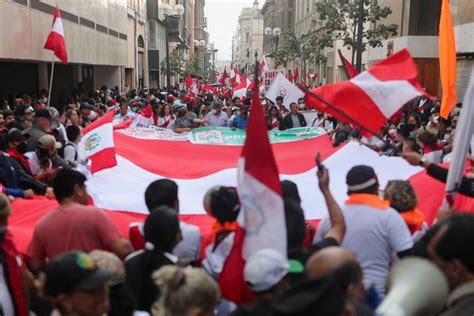 OEA hace llamado al diálogo en Perú tras dimisión del cuarto primer