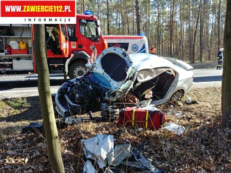 Wypadek W Zawadzie Pilickiej Dwie Osoby Trafiły Do Szpitala Zawiercie 112