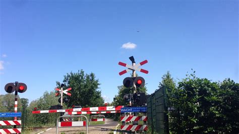 Spoorwegovergang Hengelo Dutch Railroad Crossing Youtube