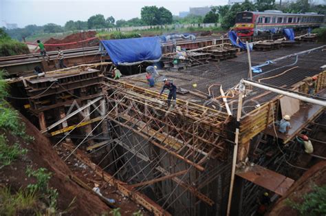 TARGET PEMBANGUNAN PROYEK TOL CIJAGO ANTARA Foto