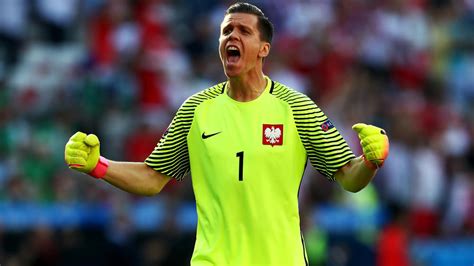 Szczesny completes €12.2m Juventus move | FourFourTwo