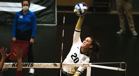 Ucf Knights Volleyball Team Remains Undefeated Sweeps University Of