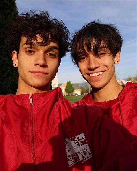 Te Amo Mucho ️ ️ Famous Teenagers Famous Twins The Dobre Twins