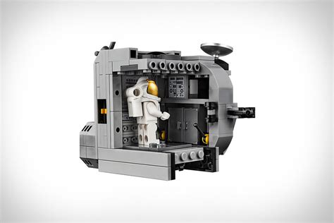 Lego x NASA Apollo 11 Lunar Lander Model | Uncrate