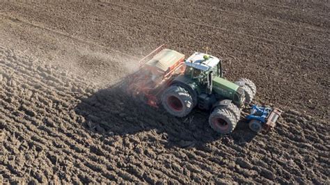 Céréales La pluie freine les semis de printemps