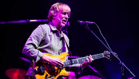 phish performing   sphere