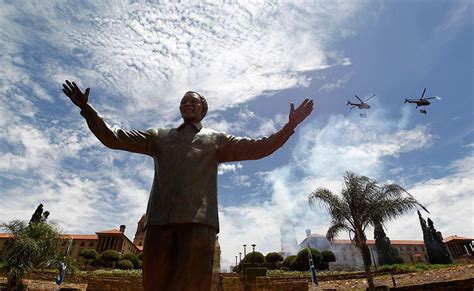 África do Sul inaugura estátua gigante de Mandela O Popular