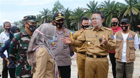 Nurdin Abdullah Ke Lutra Tinjau Pembangunan Huntara Korban Banjir