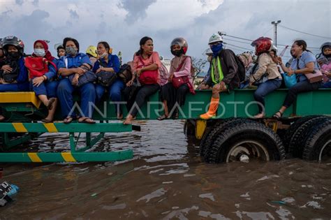 BANJIR ROB KEMBALI MERENDAM KAWASAN PELABUHAN TANJUNG EMAS SEMARANG