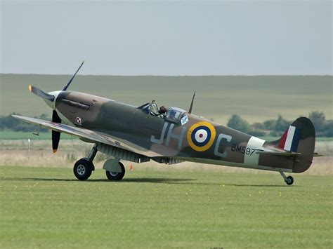 miles stenger: Supermarine Spitfire V