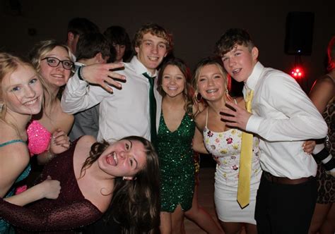 Dance goers pack gym for annual Sunshine Sweetheart Dance – The Southerner