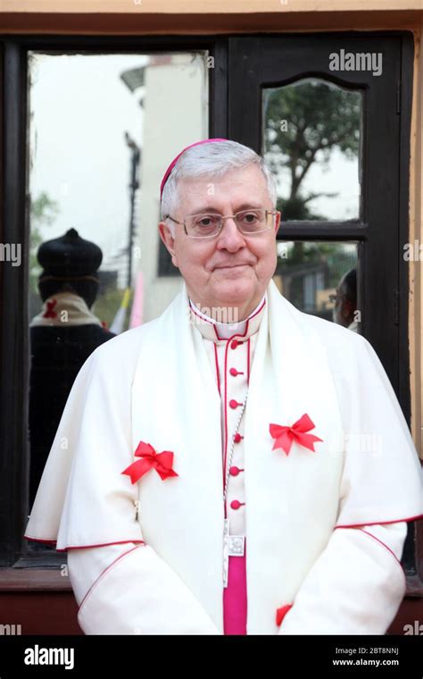 Iglesia De Servicio Cuadro Sacerdote Durante Una Ceremonia Misa