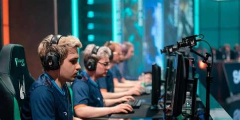 Rogue Kickt Schalke Aus Den Lec Playoffs