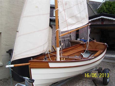 Woles: Archive Wooden sailing dinghy plans