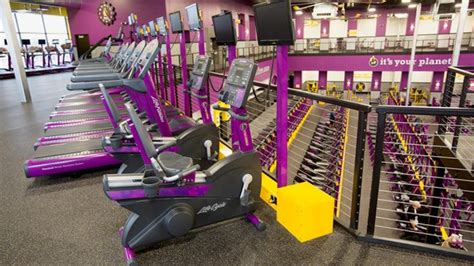 Gym in Lexington (Nicholasville Rd), KY | 125 E Lowry Ln | Planet Fitness