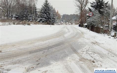 Trudne warunki na drogach Policja apeluje o ostrożność Legnica NET