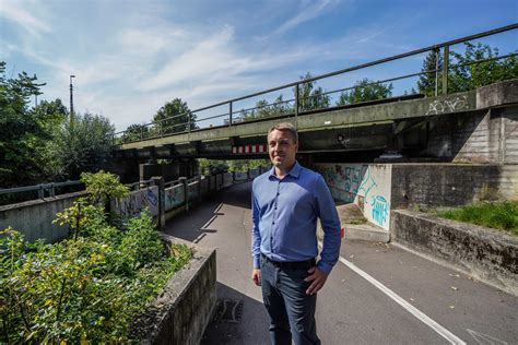 Wie Ein Mega Kran Zwischen Brenz Und Jugendtreff Platz Am Heidenheimer