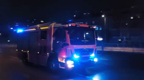 Pressluft Bullhorn Lhf Auf Einsatzfahrt Zum Brand Nach