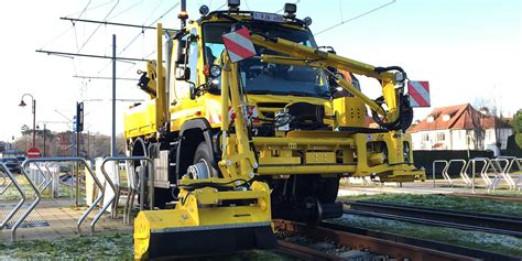 World Premiere For Road Rail Unimog U With Mm Track Width