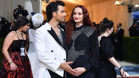 Joe Jonas Et Sophie Turner Au Bord Du Divorce Le Chanteur Laisse