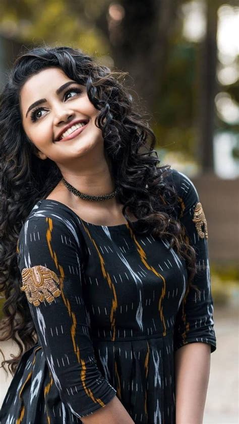 1080x1920 Anupama Parameswaran Actriz Sonriendo Fondo De Pantalla Del