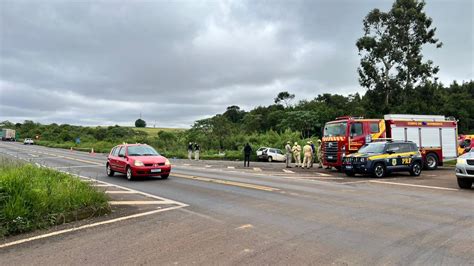 Quatro Homens Morrem Ap S Grave Acidente Entre Carro Caminh O E