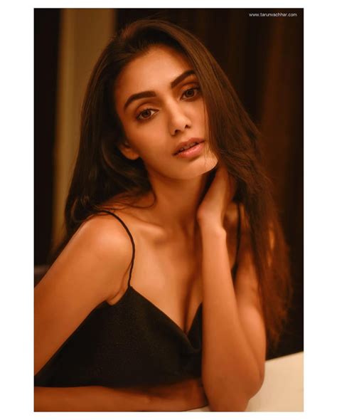 Sana Makbul Looks Hot In Anything She Wears See Diva Oozing Oomph In Latest Pictures News18