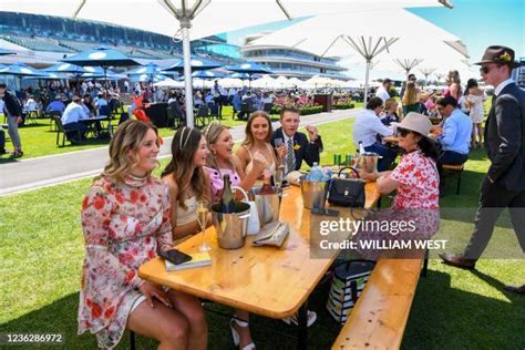 Melbourne Cup Crowd Photos And Premium High Res Pictures Getty Images