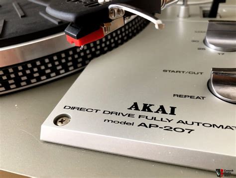 Akai Ap Fully Automatic Direct Drive Turntable In Excellent