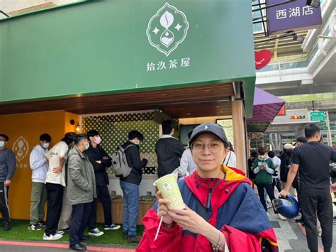 Toyz飲料店太夯！「橙芝汗」1hr賣光 試營運首日排爆了