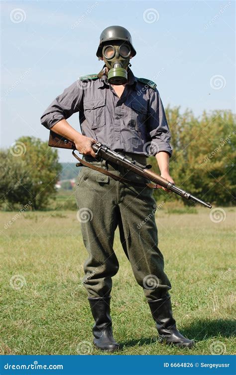 Soldado Alemão WW2 Que Reenacting Foto de Stock Imagem de combate