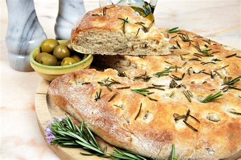 Foccacia Med Rosmarin Og Olivenolie Opskrifter Dk