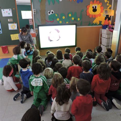 Los niños y niñas de Infantil preparan la jornada de mañana - DERECHOS