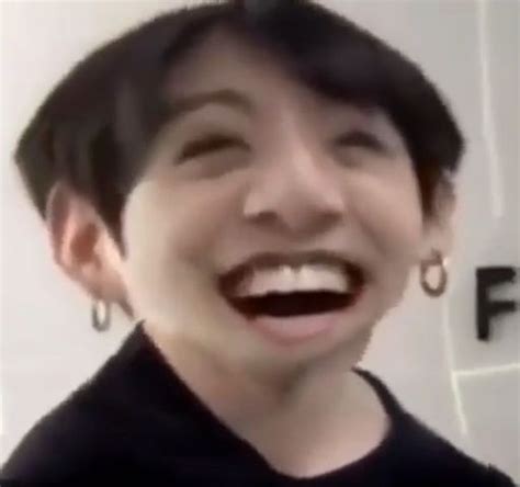 C Btsdistortedvid Video Bts Memes Caras Bts Jungkook Bts Memes