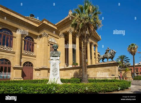 Teatro Massimo opera house Stock Photo - Alamy