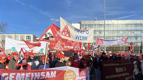 15 000 IG Metaller Streiken Auf Der Audi Piazza