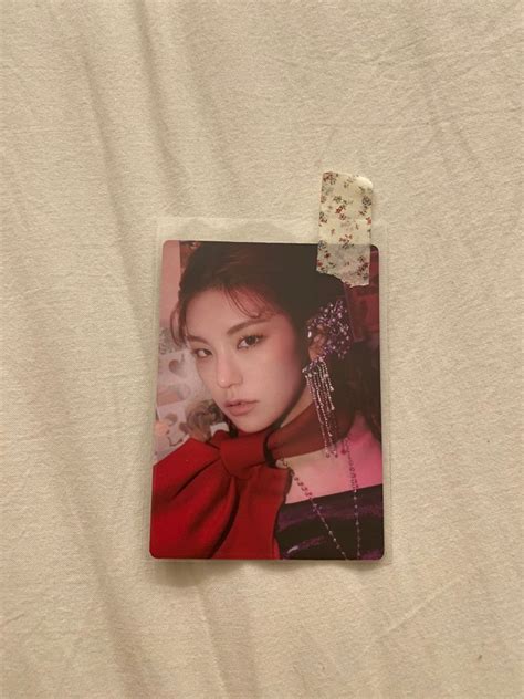 Itzy Official Special Edition Guess Who Photocard Yeji Hobbies