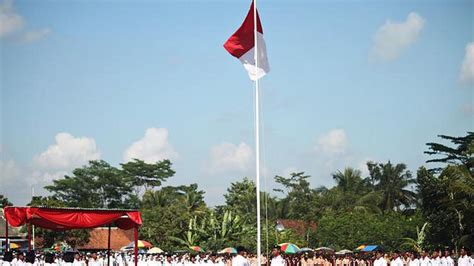 Contoh Naskah Pidato Amanat Pembina Upacara Bendera Hari Senin Ragam