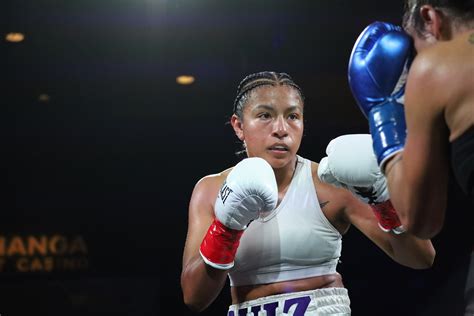 Adelaida Ruiz Vs Maria Cecilia Roman Iesportsnetxdeeeranee Flickr