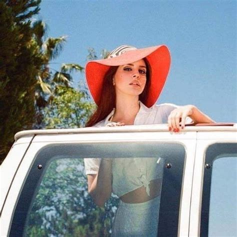 Pin By Mils On Lana Del Rey Lana Del Rey Honeymoon Lana Del Rey