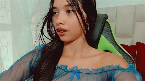 Perfil Modelo Webcam Karla Hot Stripchat