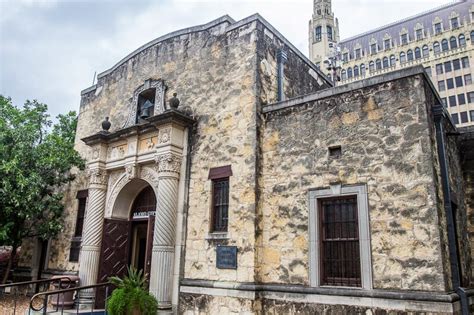 Guide To Visiting The Alamo, San Antonio Texas (& Its Yellow Rose)