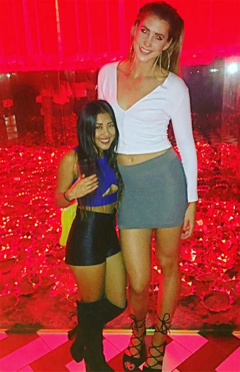 4ft8 143cm Vs 6ft4 193cm By Zaratustraelsabio Tall Women Tall People