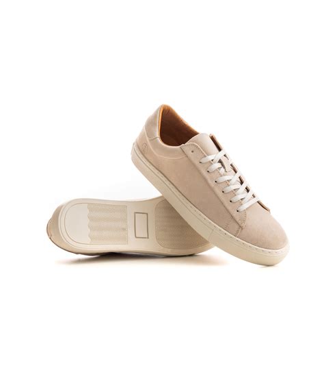 Baskets basses en cuir nubuck beige pour homme Marque de qualité