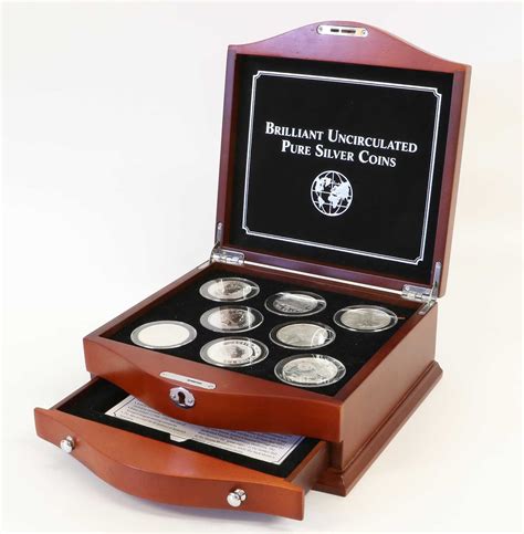 Lot 141 - Brilliant Uncirculated Pure Silver Coins