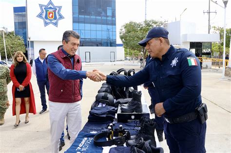 Entrega Escandón patrullas motopatrullas y equipamiento a Policía de