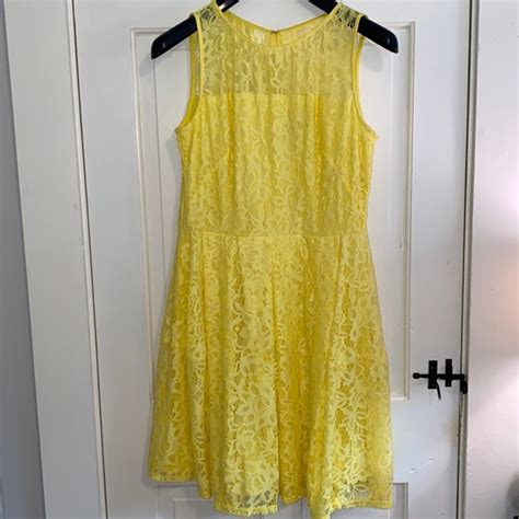 Roz Ali Dresses Roz Ali Yellow Lace Overlay Midi Dress Size 2