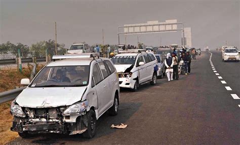 Yamuna Expressway Witnesses Two Fatal Accidents Every Week The Sunday