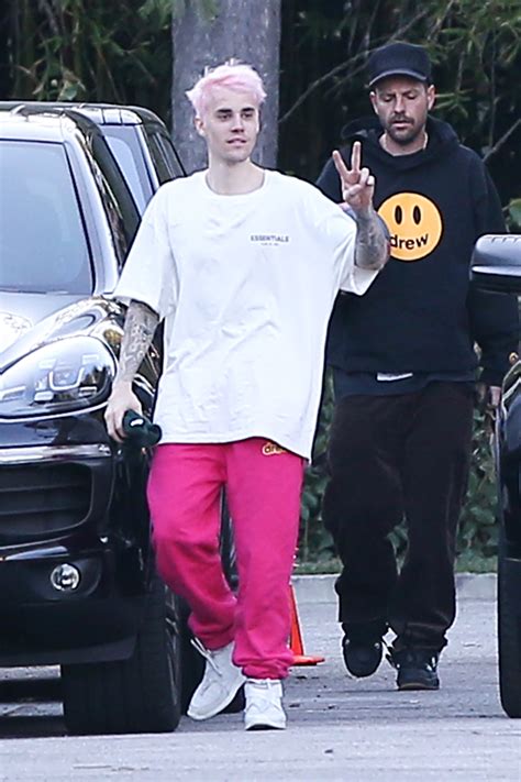 Justin Bieber Tries Out a New Hair Color in Beverly Hills | Vogue